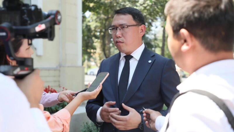 Аскат Алагөзов: Журналисттерге жана бизнес өкүлдөрүнө болгон мамиле кайра каралат…