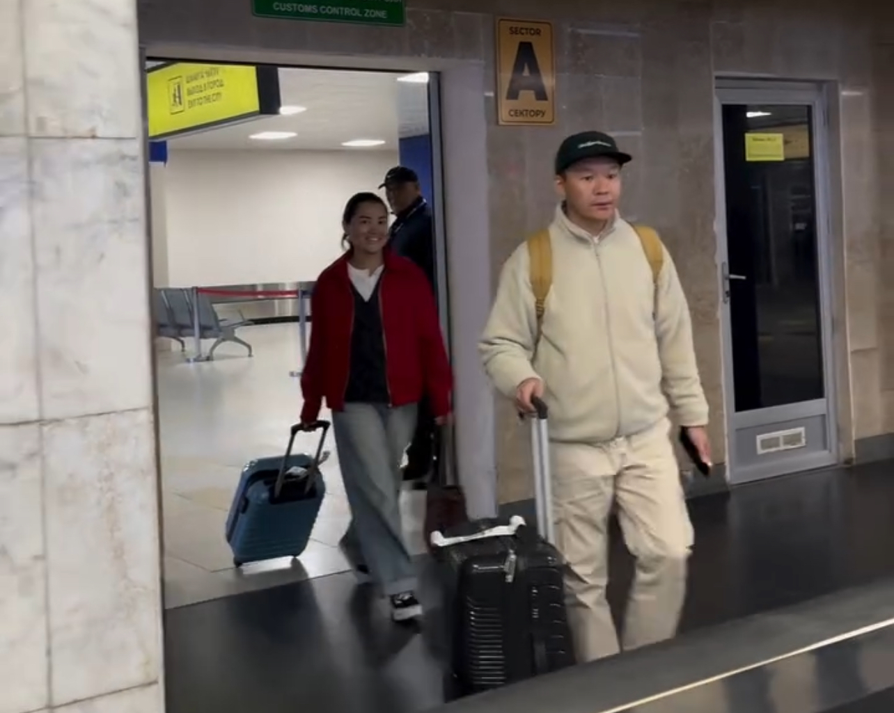 Эвакуацияланган кыргызстандыктар “Манас” аэропортуна конду