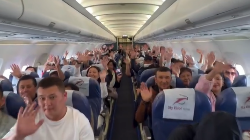 Кыргызстандыктар Эр-Рияддан чартердик рейс менен жолго чыгышты