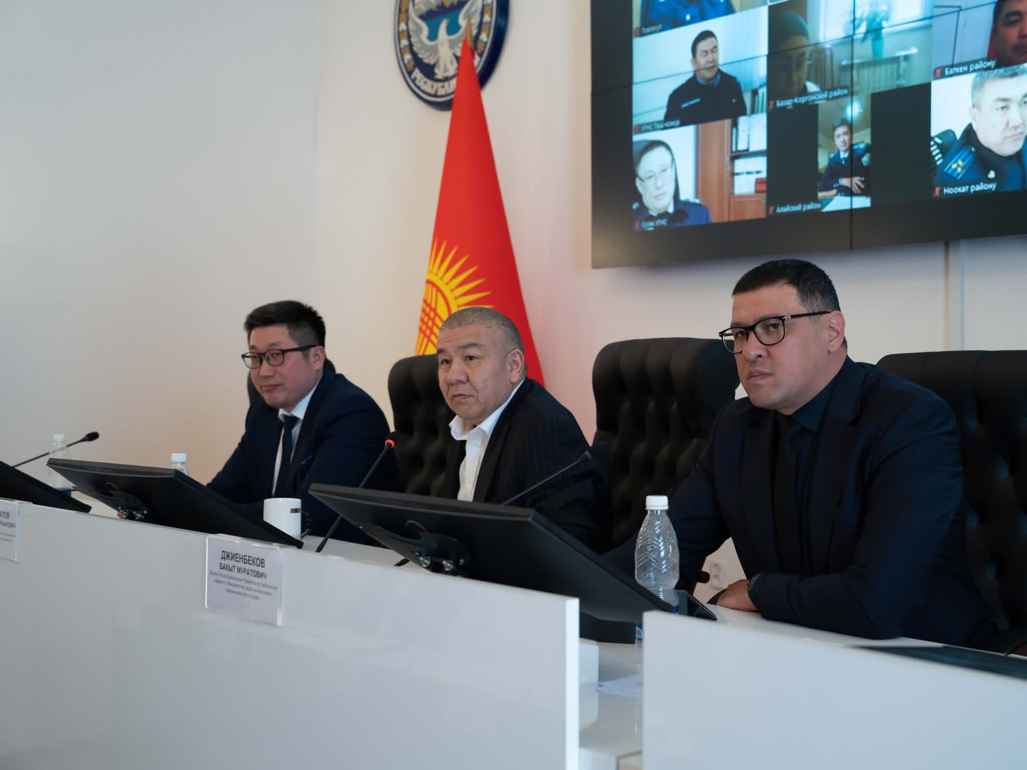 Алмамбет Шыкмаматов Ош, Жалал-Абад жана Баткенден келген фермерлер менен жолукту