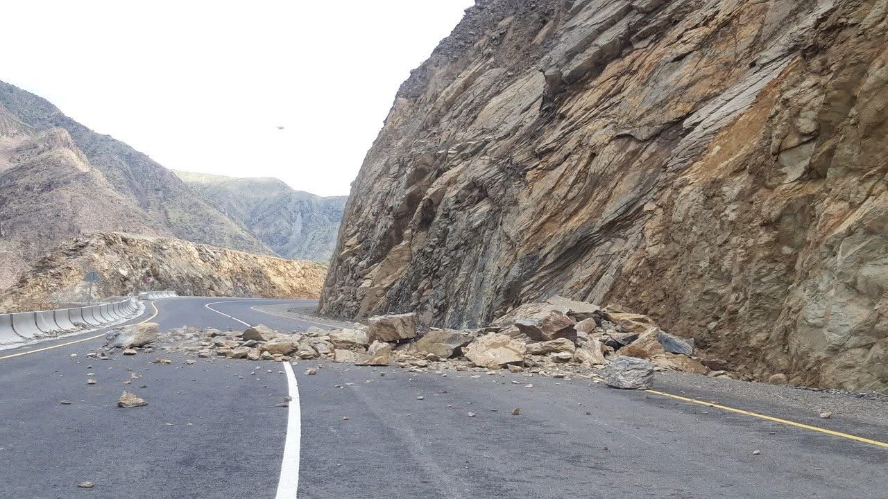 Орунбеков: Түндүк-Түштүк альтернативдик жолундагы мүчүлүштүктөрдөн улам жол 5 айга жабылат…