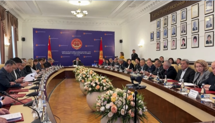 М.Сатыев: Жергиликтүү соттордо иштеген 441 судьянын ичинен, 137 судьянын иши төмөн деп бааланды