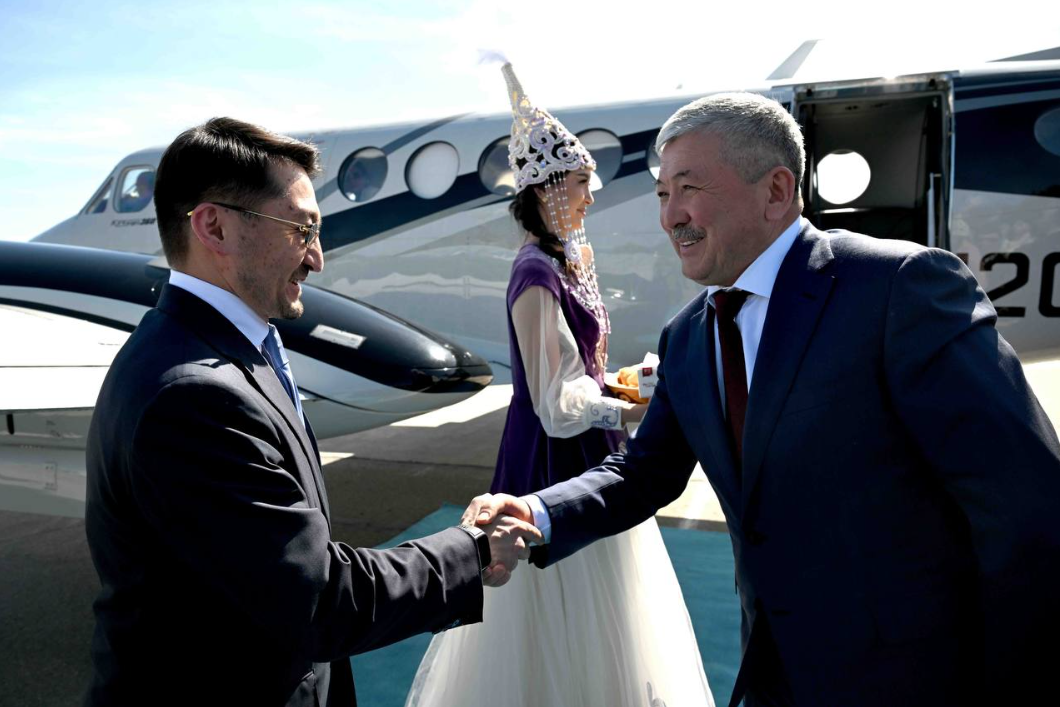 Адылбек Касымалиев иш сапары менен Казакстанга барды