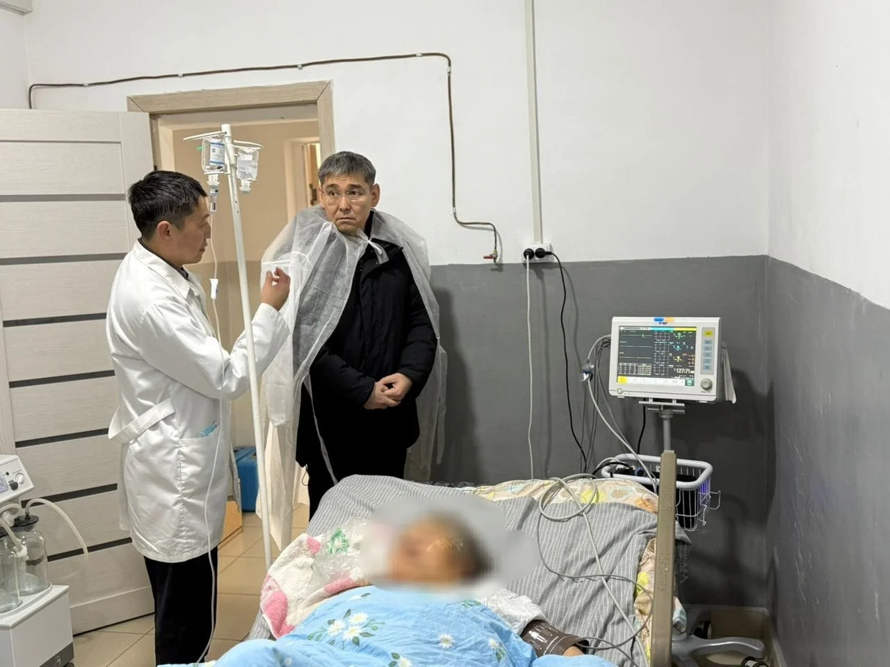 Кеминде жаңы төрөт үйү курулуп, дарыгерлер үчүн жатакана даярдалууда