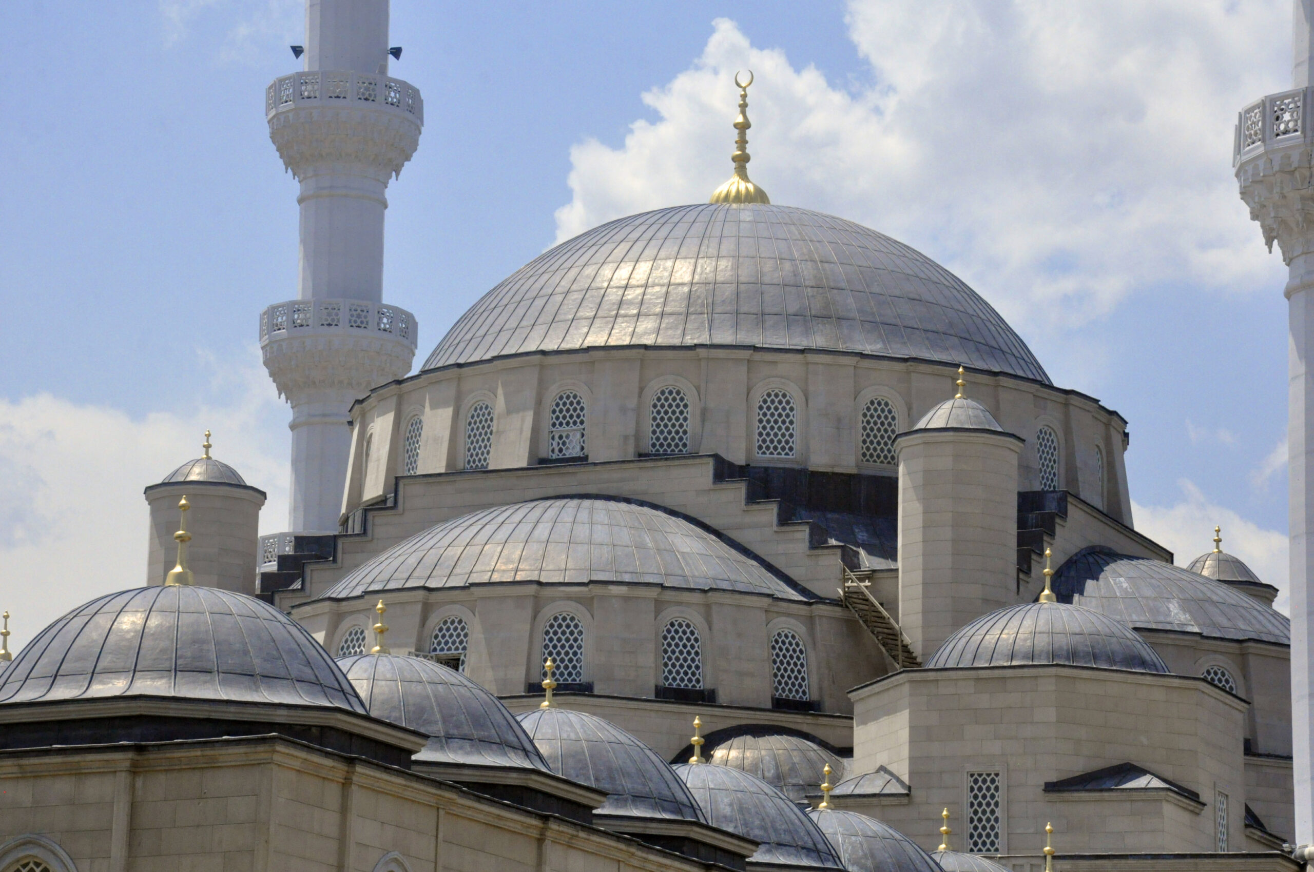 Муфтият: Орозо айт намазы мечиттерде окулат