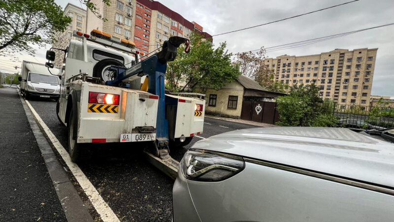 Бишкекте туура эмес токтотулган унааларга каршы рейд уланууда