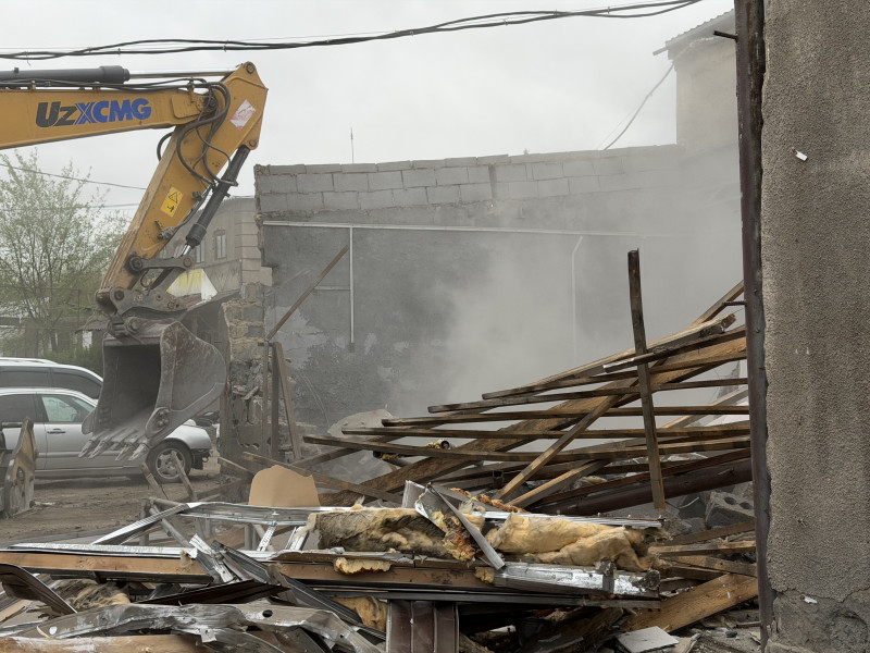 Бишкекте 64 объекттин демонтажы: транспорттук түйүндү куруу долбоору ишке ашууда