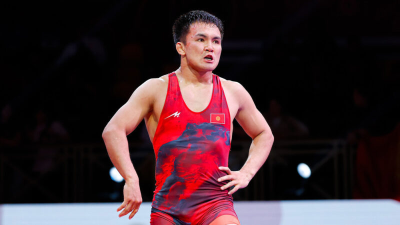 Көзүнө жаш алып… Эрназар Акматалиев жеңилүү ызасын тартты (ВИДЕО)