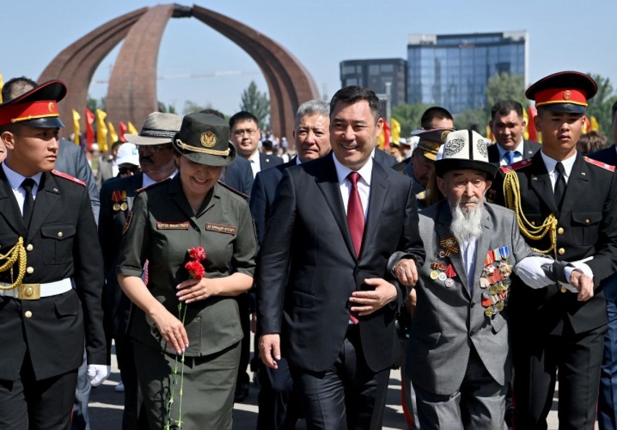 Садыр Жапаровдун чечими менен согуш ардагерлерине 200 миң сомдон берилет