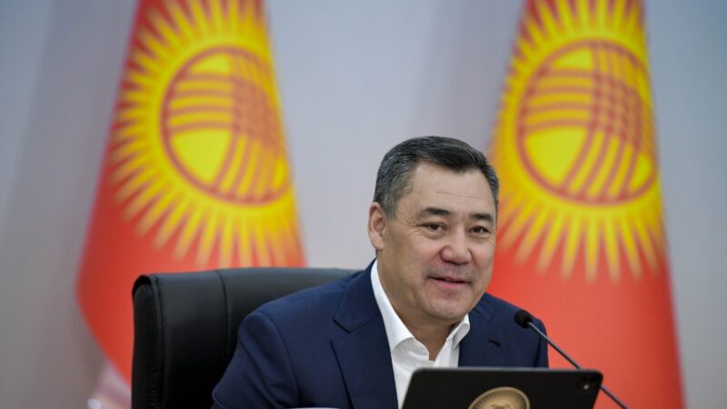 Садыр Жапаров Ноокат районунун тургундарынын суроолоруна жооп берди