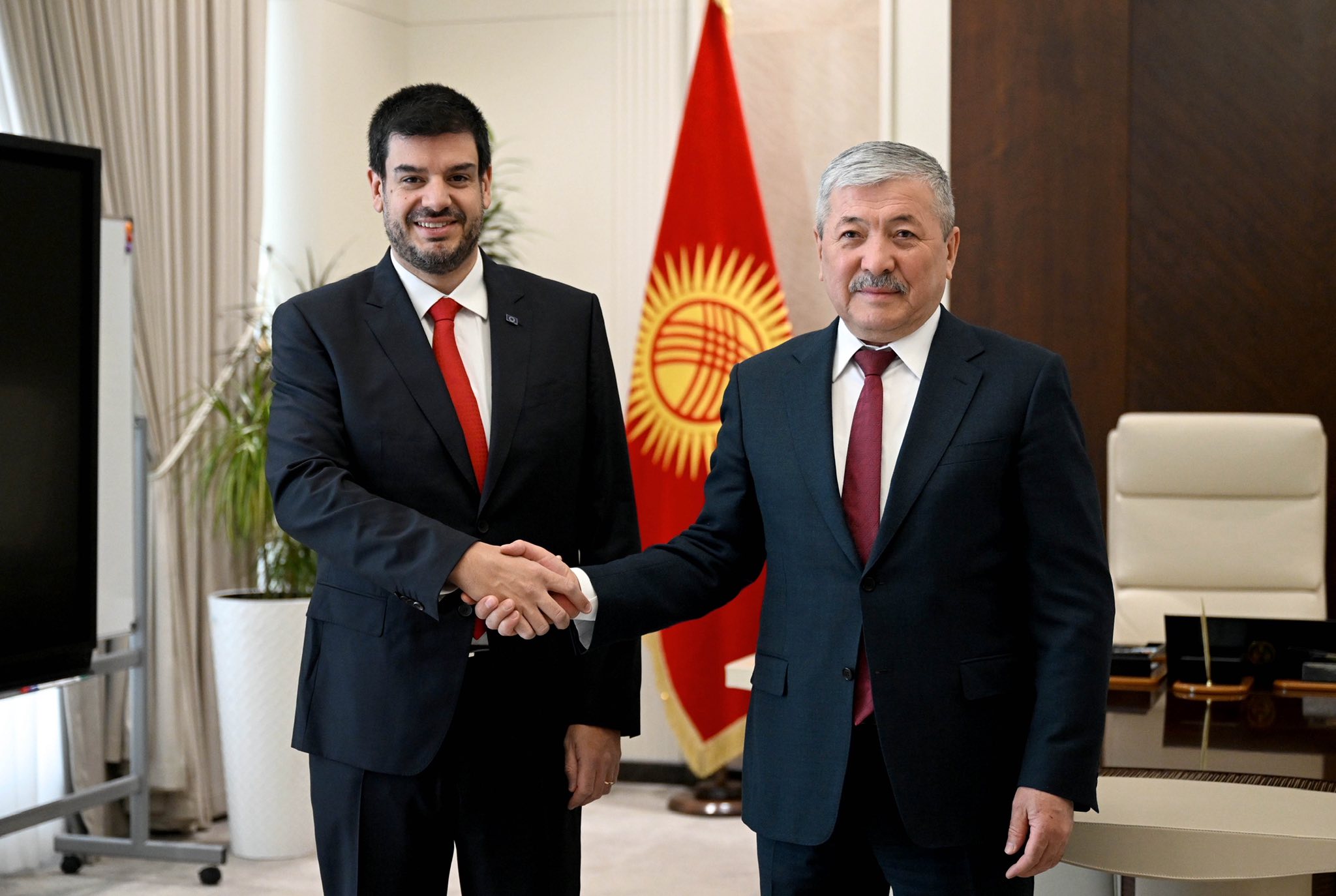 “Euronews” маалымат телеканалы менен кызматташуунун келечеги талкууланды