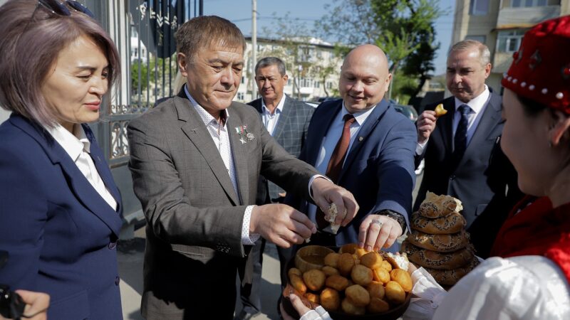 Туңгуч космонавт Салижан Шарипов Ош шаарына барды