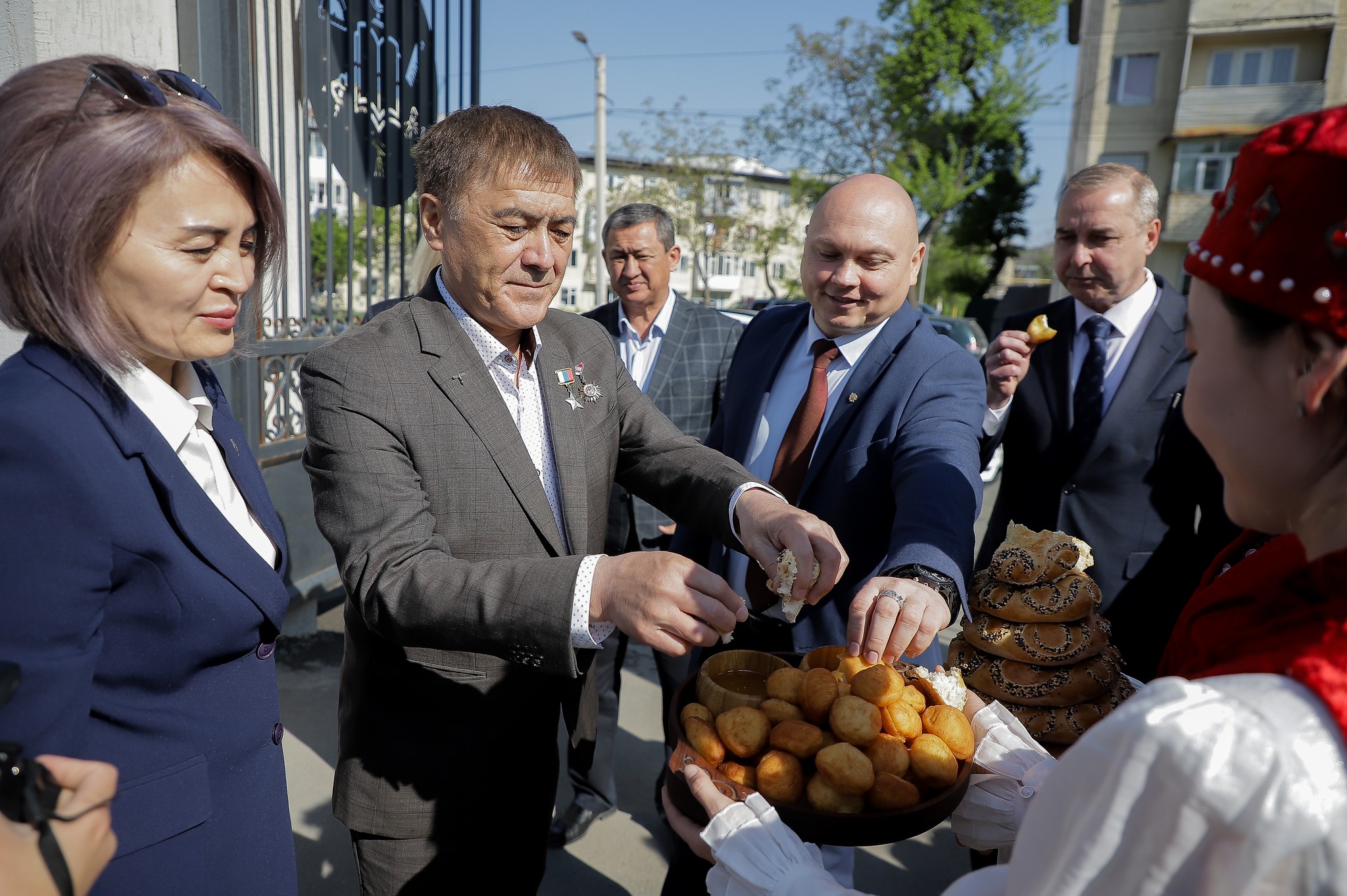 Туңгуч космонавт Салижан Шарипов Ош шаарына барды