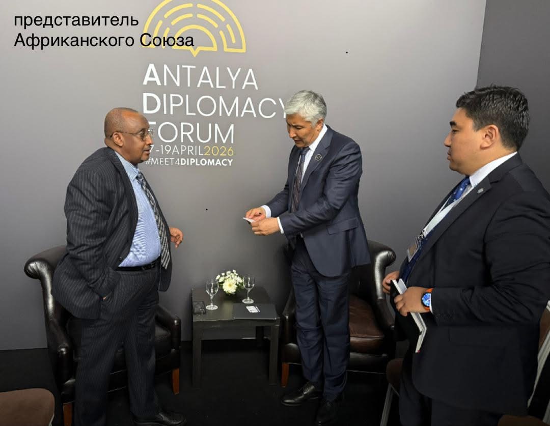 Азамат Кадыралиев чет өлкөлүк өнөктөштөр менен бир катар эки тараптуу жолугушууларды өткөрдү