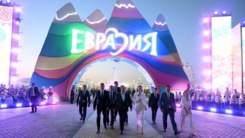 “Караколдогу паркка баруу биз үчүн чоң майрам болчу”. Президент “Евразия” паркы боюнча комментарий берди