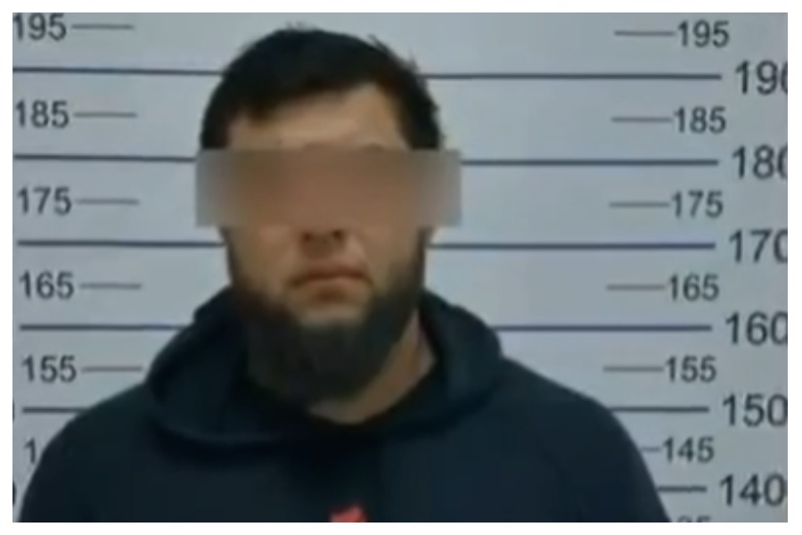 Бишкекте милиция кызматкерлерин көзгө илбей, ашата сөккөн айдоочу кармалды (ВИДЕО)