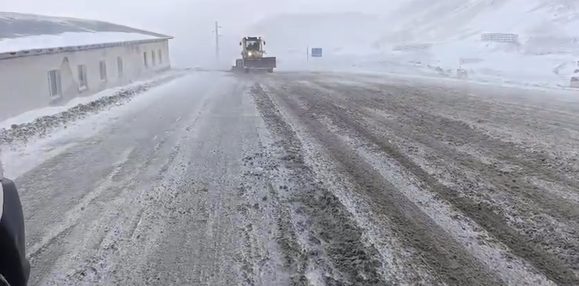 Төө-Ашууда оор жүк ташуучу унааларга коюлган чектөө алынды