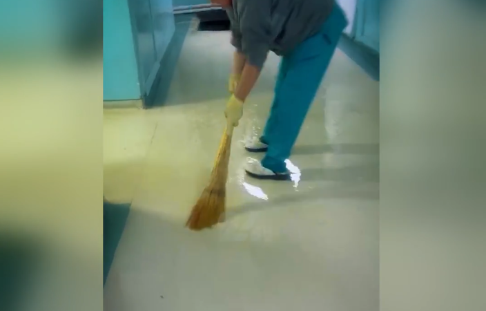 Бишкектеги Улуттук госпиталдын бир бөлүмүн суу каптады (ВИДЕО)