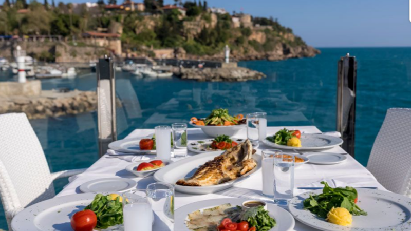 Кыялдагы жайкы эс алуу азыр башталат: Түркиянын бирюза жээктерине эрте брондоо