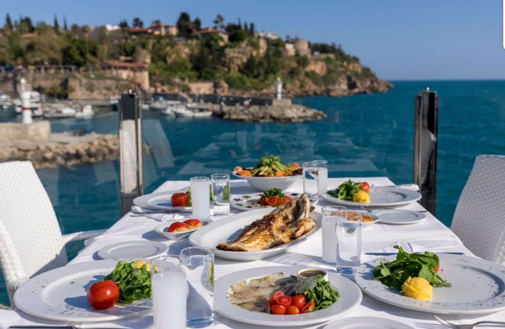 Кыялдагы жайкы эс алуу азыр башталат: Түркиянын бирюза жээктерине эрте брондоо