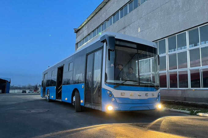 Орунбеков: «Белес» автобусунун тиешелүү сертификаты жок, эл ташууга толук жооп бербейт