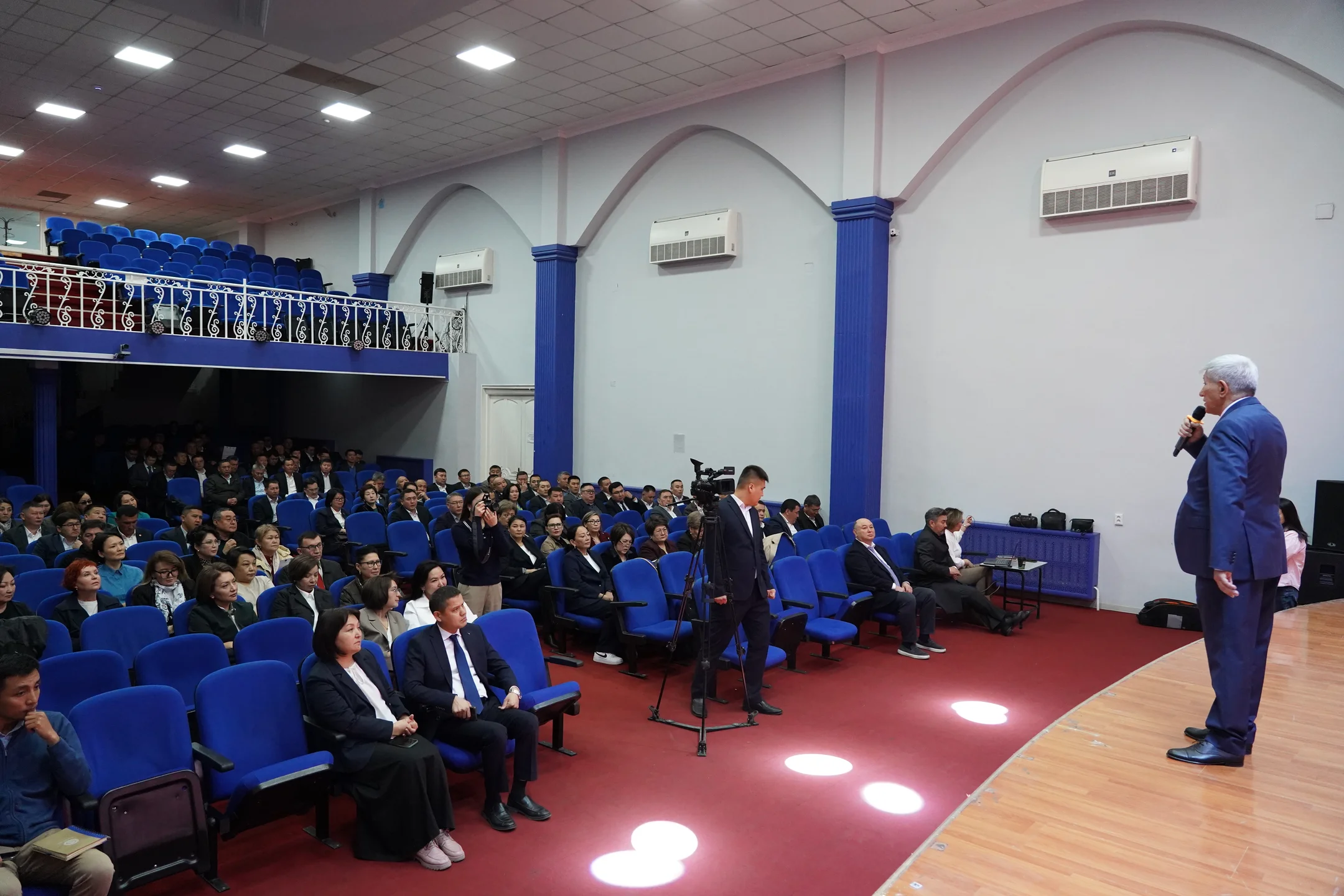 Жергиликтүү соттордун 200гө жакын судьясы окуудан өтүүдө