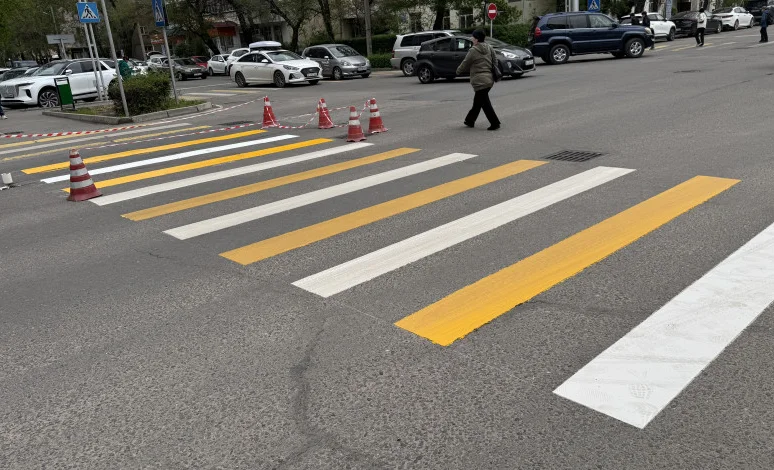 Борбор калаада жол белгилери жаңыланууда