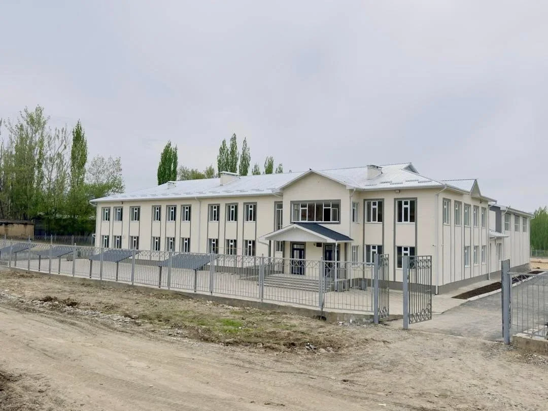 Өзгөндүн Кара-Такыр айылында 150 орундуу мектеп курулду