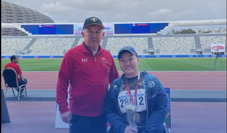 Жеңил атлетчи Адина Самыйбек кызы Дүйнөлүк мелдеште  эки медаль утту