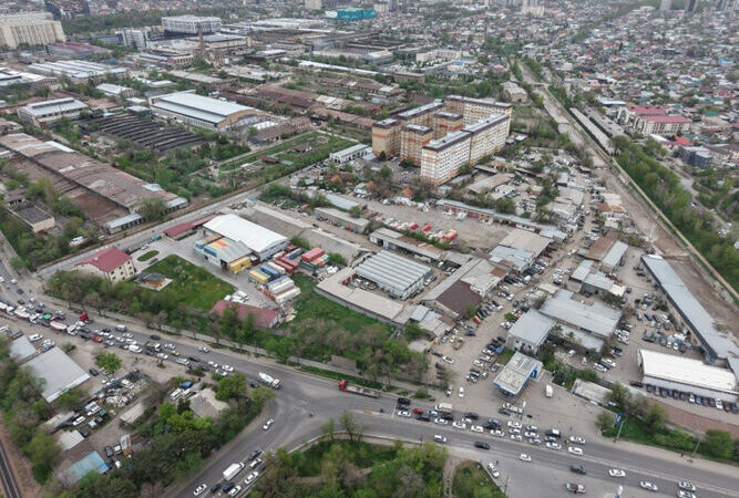 Бишкектеги жол өтмөгү: Жолду ачуу үчүн 64 курулуш бузулууда