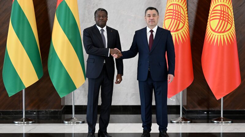 Садыр Жапаров менен Фор Эссозимна Гнассингбе сүйлөшүүлөрдү жүргүздү