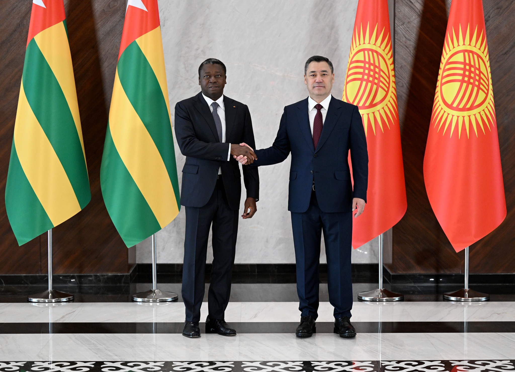 Садыр Жапаров менен Фор Эссозимна Гнассингбе сүйлөшүүлөрдү жүргүздү