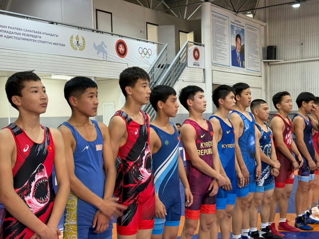 Бишкекте угуу мүмкүнчүлүгү чектелген спортчулар арасында грек-рим күрөшү  өттү