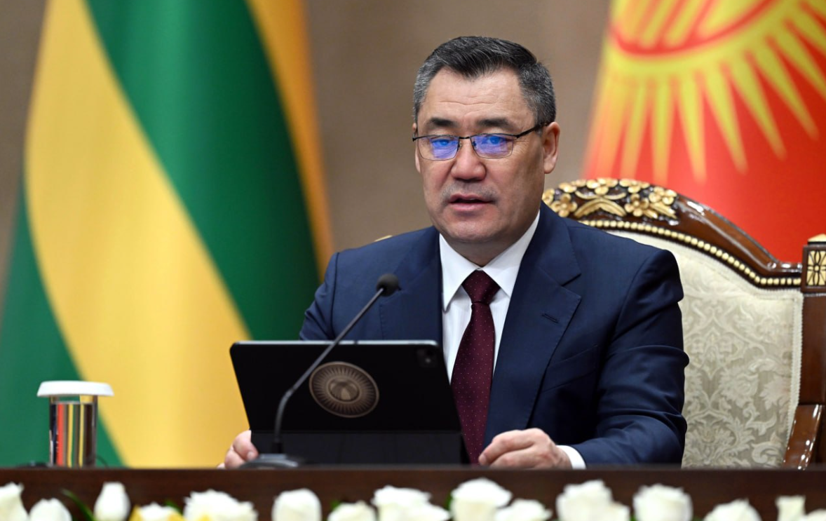 Садыр Жапаров Тогонун өкмөт башчысы менен сүйлөшүүлөрү боюнча ЖМКлар үчүн билдирүү жасады