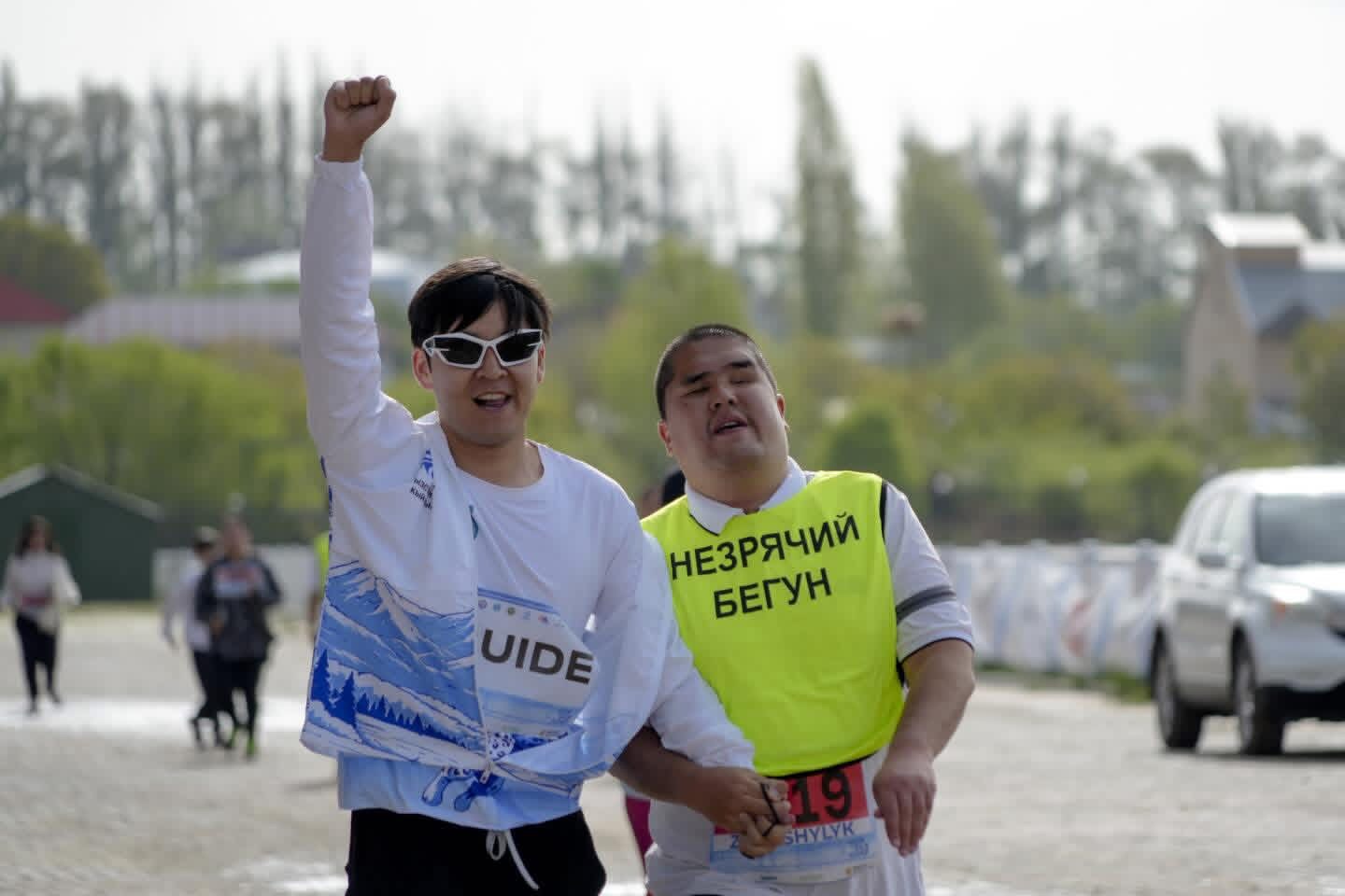 Ысык- Көлдө ШКУнун 25 жылдыгына арналган “Run the Silk Road-ШКУ” эл аралык марафону өтүүдө