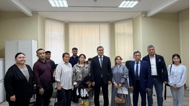 Канат Сагынбаев Москвадагы кыргызстандыктар менен жолугушту