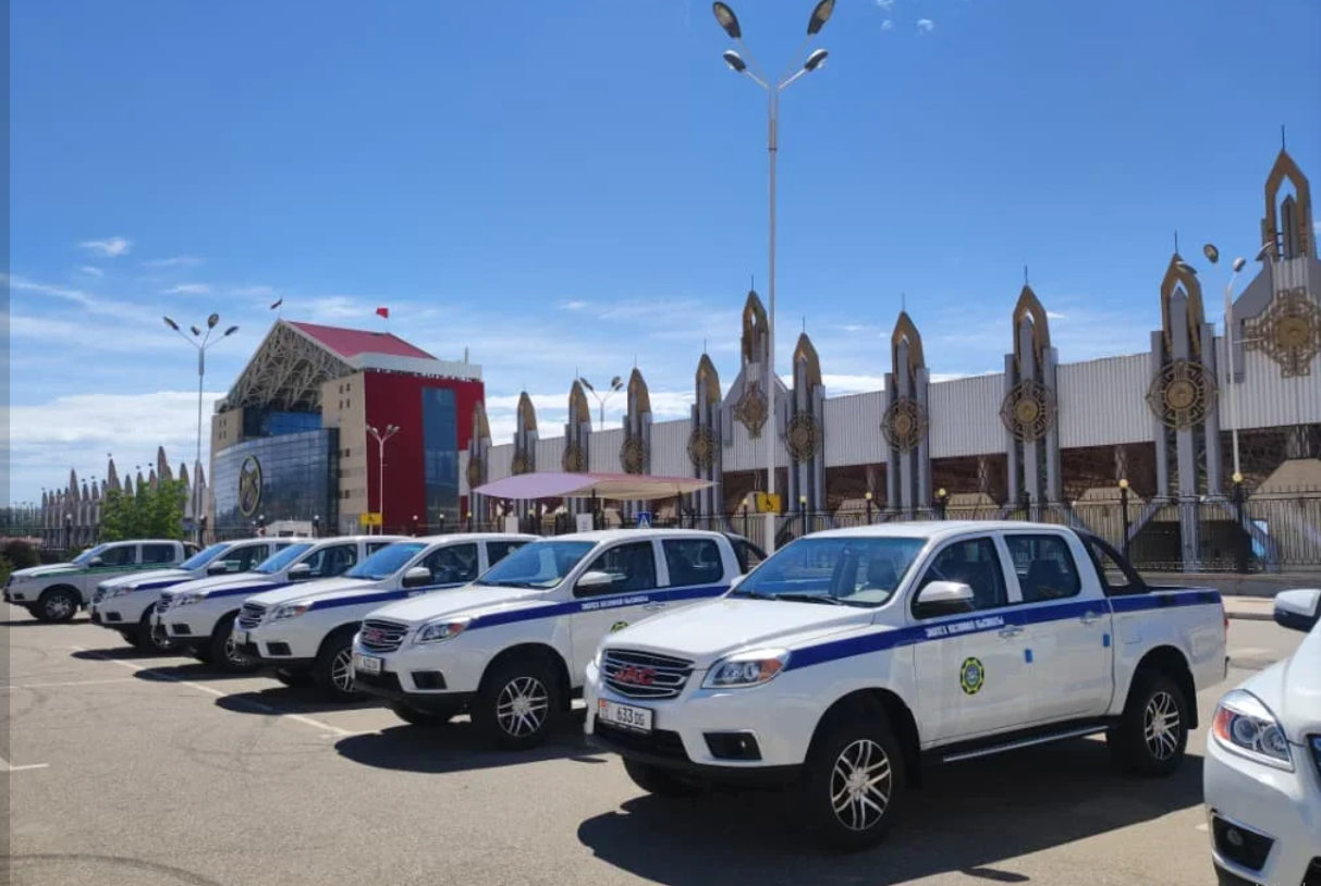 Экологиялык кызматтарга 15 унаа тапшырылды