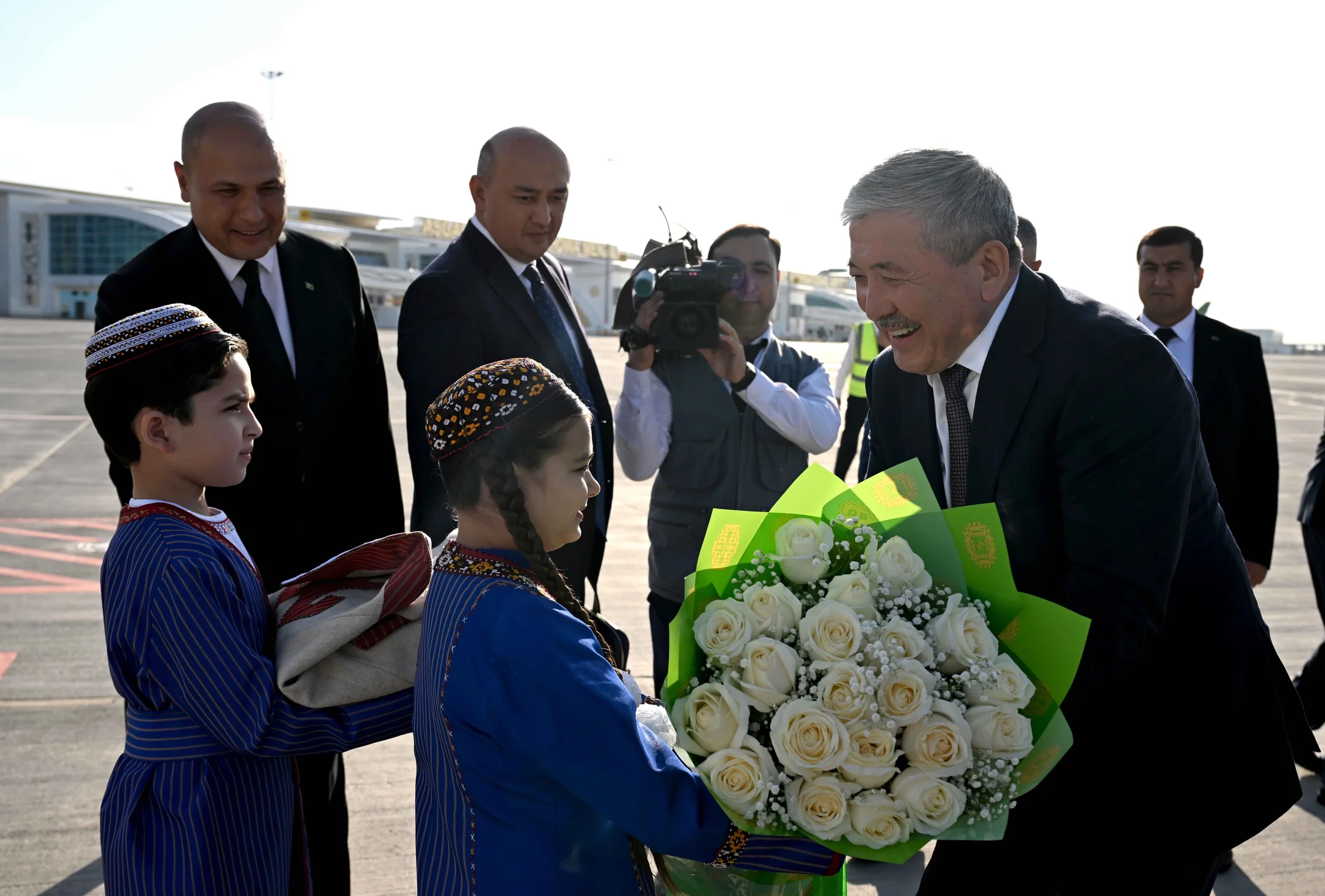 Адылбек Касымалиев иш сапары менен Түркмөнстанга барды