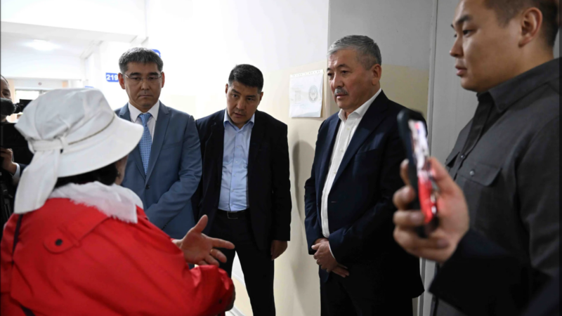 Өкмөт башчысы Улуттук онкология борборунун поликлиникасына күтүүсүз текшерүү жүргүздү