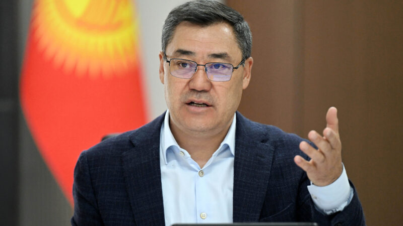 Садыр Жапаров Жумгал районунун социалдык-экономикалык өнүгүүсү менен таанышты