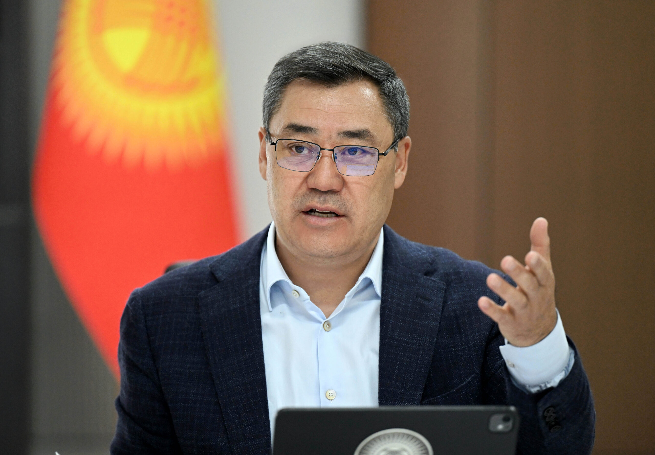Садыр Жапаров Жумгал районунун социалдык-экономикалык өнүгүүсү менен таанышты