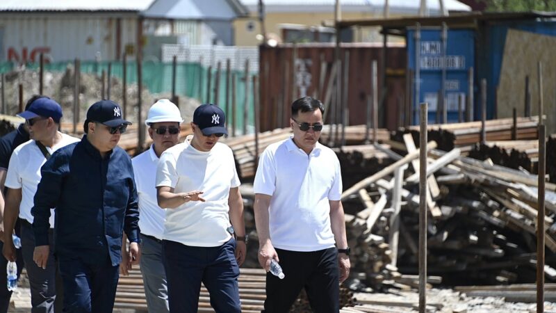 Нурдан Орунтаев курулуп жаткан мектептерди пландан тышкары текшерди
