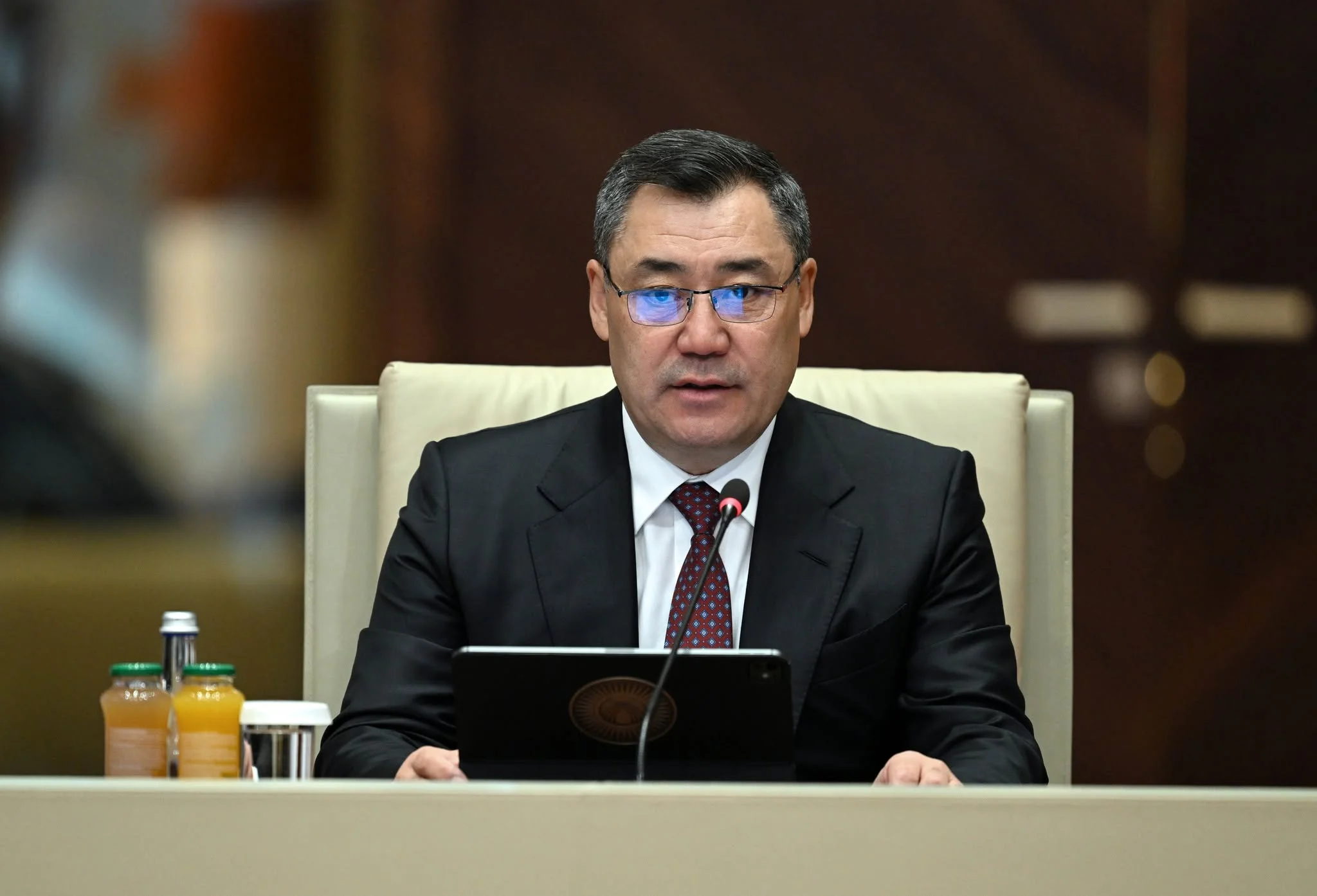 Президент: Кытай – Кыргызстан – Өзбекстан темир жолу Евразиядагы транспорттук архитектуранын ажырагыс бөлүгүнө айланат