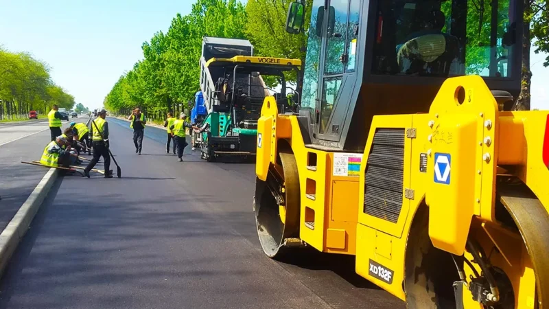 Оштогу Абдыкадыров көчөсүндө асфальт төшөө иштери башталды