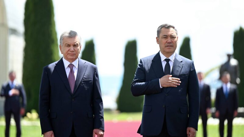 Өзбекстандын президенти Шавкат Мирзиёевдин Кыргызстанга мамлекеттик сапары башталды