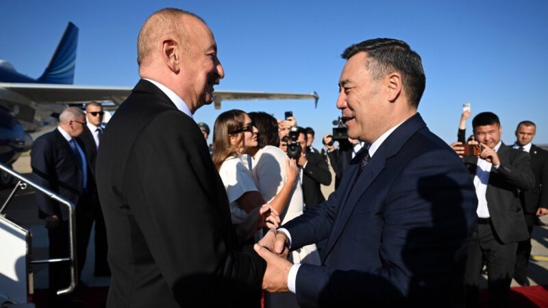 Азербайжандын Президенти Ильхам Алиев Кыргызстанга мамлекеттик сапар менен келди