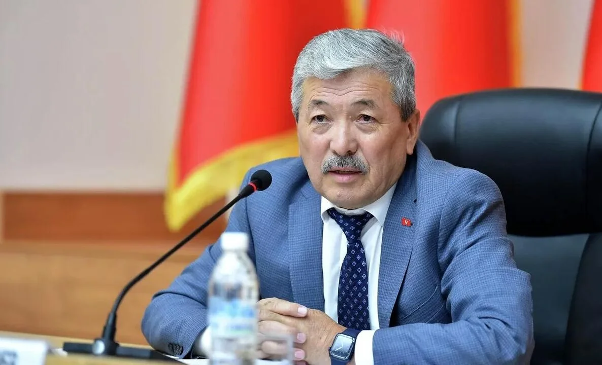 Адылбек Касымалиев медицина кызматкерлерин кесиптик майрамы менен куттуктады