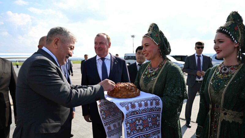 Минкаб төрагасы Адылбек Касымалиев Екатеринбургга жумуш сапары менен барды