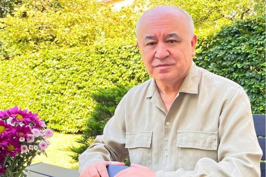 Өмүрбек Текебаев: «Мен дагы 18 жашымда Россияга барып, атамдын үмүтүн актай албай калгам»