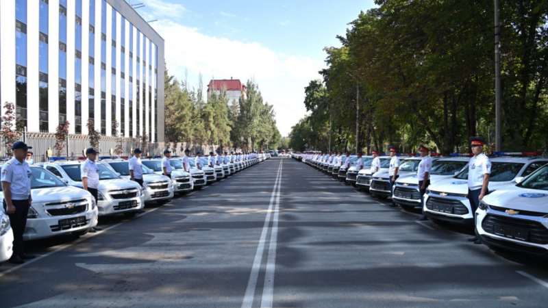 Милиция кызматкерлерине 102 жаңы автоунаа тапшырылды
